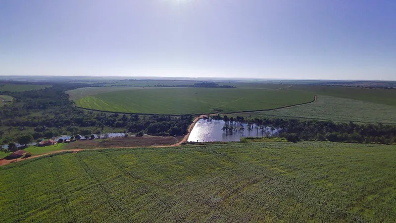 Imóvel rural em Prata/Minas Gerais — Ref YWM04X1