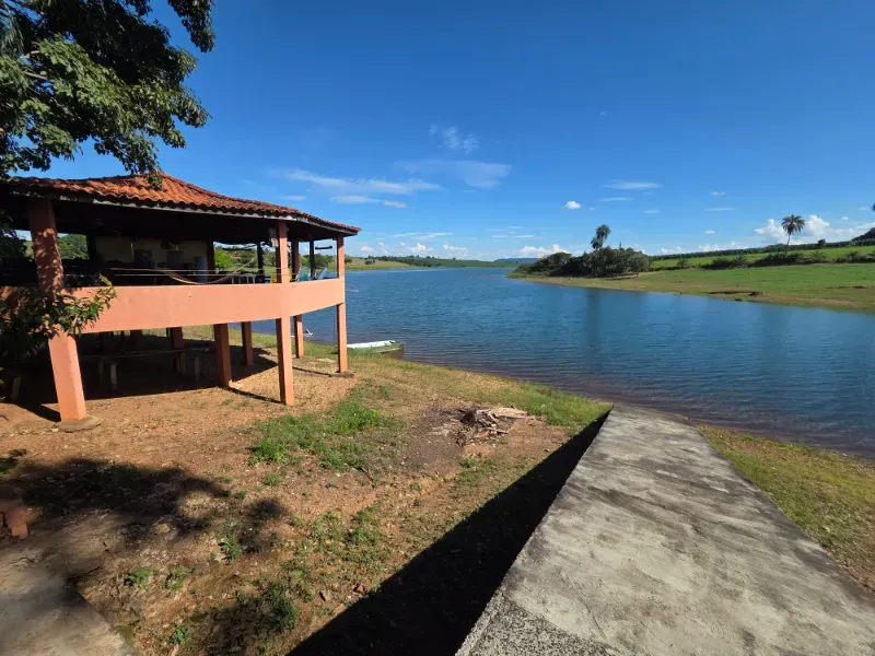 Rancho em Delfinópolis/Minas Gerais — Ref H30CIU — Imagem 34